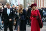 Den Haag 8 december 2021
Prinses Amalia arriveert voor de buitengewone vergadering van de Raad van State. Naast de prinses waren ook koning Willem Alexander en koningin Maxima bij de buitengewone vergadering aanwezig.
Na de vergadering ging Amalia in de tuin een boom planten.