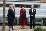 Den Haag 8 december 2021
Prinses Amalia arriveert voor de buitengewone vergadering van de Raad van State. Naast de prinses waren ook koning Willem Alexander en koningin Maxima bij de buitengewone vergadering aanwezig.
Na de vergadering ging Amalia in de tuin een boom planten.