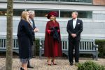 Den Haag 8 december 2021
Prinses Amalia arriveert voor de buitengewone vergadering van de Raad van State. Naast de prinses waren ook koning Willem Alexander en koningin Maxima bij de buitengewone vergadering aanwezig.
Na de vergadering ging Amalia in de tuin een boom planten.