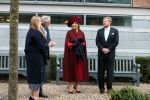 Den Haag 8 december 2021
Prinses Amalia arriveert voor de buitengewone vergadering van de Raad van State. Naast de prinses waren ook koning Willem Alexander en koningin Maxima bij de buitengewone vergadering aanwezig.
Na de vergadering ging Amalia in de tuin een boom planten.