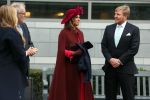 Den Haag 8 december 2021
Prinses Amalia arriveert voor de buitengewone vergadering van de Raad van State. Naast de prinses waren ook koning Willem Alexander en koningin Maxima bij de buitengewone vergadering aanwezig.
Na de vergadering ging Amalia in de tuin een boom planten.