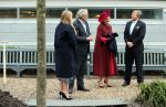Den Haag 8 december 2021
Prinses Amalia arriveert voor de buitengewone vergadering van de Raad van State. Naast de prinses waren ook koning Willem Alexander en koningin Maxima bij de buitengewone vergadering aanwezig.
Na de vergadering ging Amalia in de tuin een boom planten.
