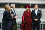Den Haag 8 december 2021
Prinses Amalia arriveert voor de buitengewone vergadering van de Raad van State. Naast de prinses waren ook koning Willem Alexander en koningin Maxima bij de buitengewone vergadering aanwezig.
Na de vergadering ging Amalia in de tuin een boom planten.