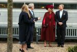 Den Haag 8 december 2021
Prinses Amalia arriveert voor de buitengewone vergadering van de Raad van State. Naast de prinses waren ook koning Willem Alexander en koningin Maxima bij de buitengewone vergadering aanwezig.
Na de vergadering ging Amalia in de tuin een boom planten.