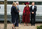 Den Haag 8 december 2021
Prinses Amalia arriveert voor de buitengewone vergadering van de Raad van State. Naast de prinses waren ook koning Willem Alexander en koningin Maxima bij de buitengewone vergadering aanwezig.
Na de vergadering ging Amalia in de tuin een boom planten.