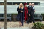 Den Haag 8 december 2021
Prinses Amalia arriveert voor de buitengewone vergadering van de Raad van State. Naast de prinses waren ook koning Willem Alexander en koningin Maxima bij de buitengewone vergadering aanwezig.
Na de vergadering ging Amalia in de tuin een boom planten.