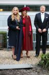 Den Haag 8 december 2021
Prinses Amalia arriveert voor de buitengewone vergadering van de Raad van State. Naast de prinses waren ook koning Willem Alexander en koningin Maxima bij de buitengewone vergadering aanwezig.
Na de vergadering ging Amalia in de tuin een boom planten.
