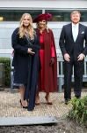 Den Haag 8 december 2021
Prinses Amalia arriveert voor de buitengewone vergadering van de Raad van State. Naast de prinses waren ook koning Willem Alexander en koningin Maxima bij de buitengewone vergadering aanwezig.
Na de vergadering ging Amalia in de tuin een boom planten.