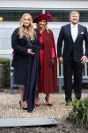 Den Haag 8 december 2021
Prinses Amalia arriveert voor de buitengewone vergadering van de Raad van State. Naast de prinses waren ook koning Willem Alexander en koningin Maxima bij de buitengewone vergadering aanwezig.
Na de vergadering ging Amalia in de tuin een boom planten.