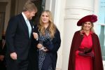 Den Haag 8 december 2021
Prinses Amalia arriveert voor de buitengewone vergadering van de Raad van State. Naast de prinses waren ook koning Willem Alexander en koningin Maxima bij de buitengewone vergadering aanwezig.
Na de vergadering ging Amalia in de tuin een boom planten.