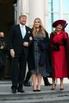 Den Haag 8 december 2021
Prinses Amalia arriveert voor de buitengewone vergadering van de Raad van State. Naast de prinses waren ook koning Willem Alexander en koningin Maxima bij de buitengewone vergadering aanwezig.
Na de vergadering ging Amalia in de tuin een boom planten.