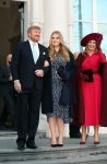 Den Haag 8 december 2021
Prinses Amalia arriveert voor de buitengewone vergadering van de Raad van State. Naast de prinses waren ook koning Willem Alexander en koningin Maxima bij de buitengewone vergadering aanwezig.
Na de vergadering ging Amalia in de tuin een boom planten.