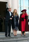 Den Haag 8 december 2021
Prinses Amalia arriveert voor de buitengewone vergadering van de Raad van State. Naast de prinses waren ook koning Willem Alexander en koningin Maxima bij de buitengewone vergadering aanwezig.
Na de vergadering ging Amalia in de tuin een boom planten.