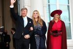 Den Haag 8 december 2021
Prinses Amalia arriveert voor de buitengewone vergadering van de Raad van State. Naast de prinses waren ook koning Willem Alexander en koningin Maxima bij de buitengewone vergadering aanwezig.
Na de vergadering ging Amalia in de tuin een boom planten.
