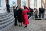 Den Haag 8 december 2021
Prinses Amalia arriveert voor de buitengewone vergadering van de Raad van State. Naast de prinses waren ook koning Willem Alexander en koningin Maxima bij de buitengewone vergadering aanwezig.
Na de vergadering ging Amalia in de tuin een boom planten.