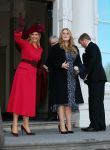 Den Haag 8 december 2021
Prinses Amalia arriveert voor de buitengewone vergadering van de Raad van State. Naast de prinses waren ook koning Willem Alexander en koningin Maxima bij de buitengewone vergadering aanwezig.
Na de vergadering ging Amalia in de tuin een boom planten.