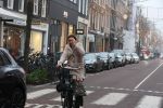 Amsterdam 4 december 2021
Prinses Marilene op de fiets op de pc hooftstraat