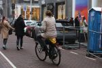Amsterdam 4 december 2021
Prinses Marilene op de fiets op de pc hooftstraat