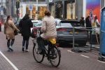 Amsterdam 4 december 2021
Prinses Marilene op de fiets op de pc hooftstraat