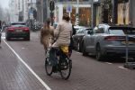 Amsterdam 4 december 2021
Prinses Marilene op de fiets op de pc hooftstraat