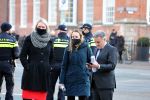 Den Haag 8 december 2021
Prinses Amalia arriveert voor de buitengewone vergadering van de Raad van State. Naast de prinses waren ook koning Willem Alexander en koningin Maxima bij de buitengewone vergadering aanwezig.
Na de vergadering ging Amalia in de tuin een boom planten. RVD