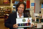 Elst 15 december 2021
Rene Leblanc en zijn vouw in de Albert Heijn met zijn bier .