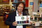 Elst 15 december 2021
Rene Leblanc en zijn vouw in de Albert Heijn met zijn bier .
