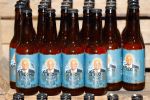 Elst 15 december 2021
Rene Leblanc en zijn vouw in de Albert Heijn met zijn bier .
