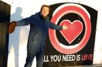Amsterdam 21 december 2021
Robert ten Brink en zijn vrouw bij opnames all you need is love op museumplein.
