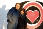 Amsterdam 21 december 2021
Robert ten Brink en zijn vrouw bij opnames all you need is love op museumplein.