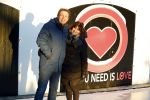 Amsterdam 21 december 2021
Robert ten Brink en zijn vrouw bij opnames all you need is love op museumplein.