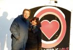 Amsterdam 21 december 2021
Robert ten Brink en zijn vrouw bij opnames all you need is love op museumplein.