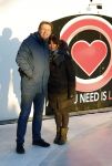 Amsterdam 21 december 2021
Robert ten Brink en zijn vrouw bij opnames all you need is love op museumplein.
