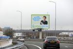 Schiphol 18 december 2021
Robert ten Brink maakt reclame voor spoedtest.nl coronacheck