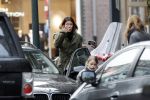 Amsterdam 22 januari 2011
Robine v d Meer met een kapotte auto. Oa Prins Bernhard jr helpt haar.
Peter Smulders bv