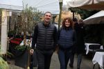 Amsterdam 4 december 2021
Ruud Gullit en zijn vriendin Karin de Rooij in Amsterdam zuid