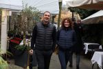 Amsterdam 4 december 2021
Ruud Gullit en zijn vriendin Karin de Rooij in Amsterdam zuid