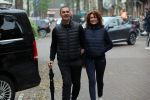 Amsterdam 4 december 2021
Ruud Gullit en zijn vriendin Karin de Rooij in Amsterdam zuid