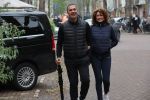 Amsterdam 4 december 2021
Ruud Gullit en zijn vriendin Karin de Rooij in Amsterdam zuid