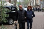 Amsterdam 4 december 2021
Ruud Gullit en zijn vriendin Karin de Rooij in Amsterdam zuid