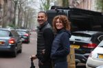 Amsterdam 4 december 2021
Ruud Gullit en zijn vriendin Karin de Rooij in Amsterdam zuid