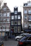 Amsterdam 3 januari 2021
Sander lantinga en zijn vrouw Tessel v d Lugt voor het eerst wandelen met hun dochtertje Lexi . Ook hun andere dochter Cato is erbij. Het huis van Sander.