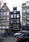 Amsterdam 3 januari 2021
Sander lantinga en zijn vrouw Tessel v d Lugt voor het eerst wandelen met hun dochtertje Lexi . Ook hun andere dochter Cato is erbij. Het huis van Sander.