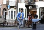 Amsterdam 3 januari 2021
Sander lantinga en zijn vrouw Tessel v d Lugt voor het eerst wandelen met hun dochtertje Lexi . Ook hun andere dochter Cato is erbij.