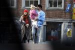 Amsterdam 3 januari 2021
Sander lantinga en zijn vrouw Tessel v d Lugt voor het eerst wandelen met hun dochtertje Lexi . Ook hun andere dochter Cato is erbij.