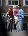 Amsterdam 3 januari 2021
Sander lantiga en zijn vrouw aan het wandelen met hun dochter en baby