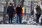 Amsterdam 8 januari 2022
Theo Heuft met zijn partner Monique  op straat in Amsterdam zuid