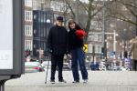 Amsterdam 8 januari 2022
Theo Heuft met zijn partner Monique  op straat in Amsterdam zuid