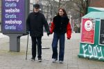 Amsterdam 8 januari 2022
Theo Heuft met zijn partner Monique  op straat in Amsterdam zuid