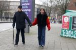 Amsterdam 8 januari 2022
Theo Heuft met zijn partner Monique  op straat in Amsterdam zuid